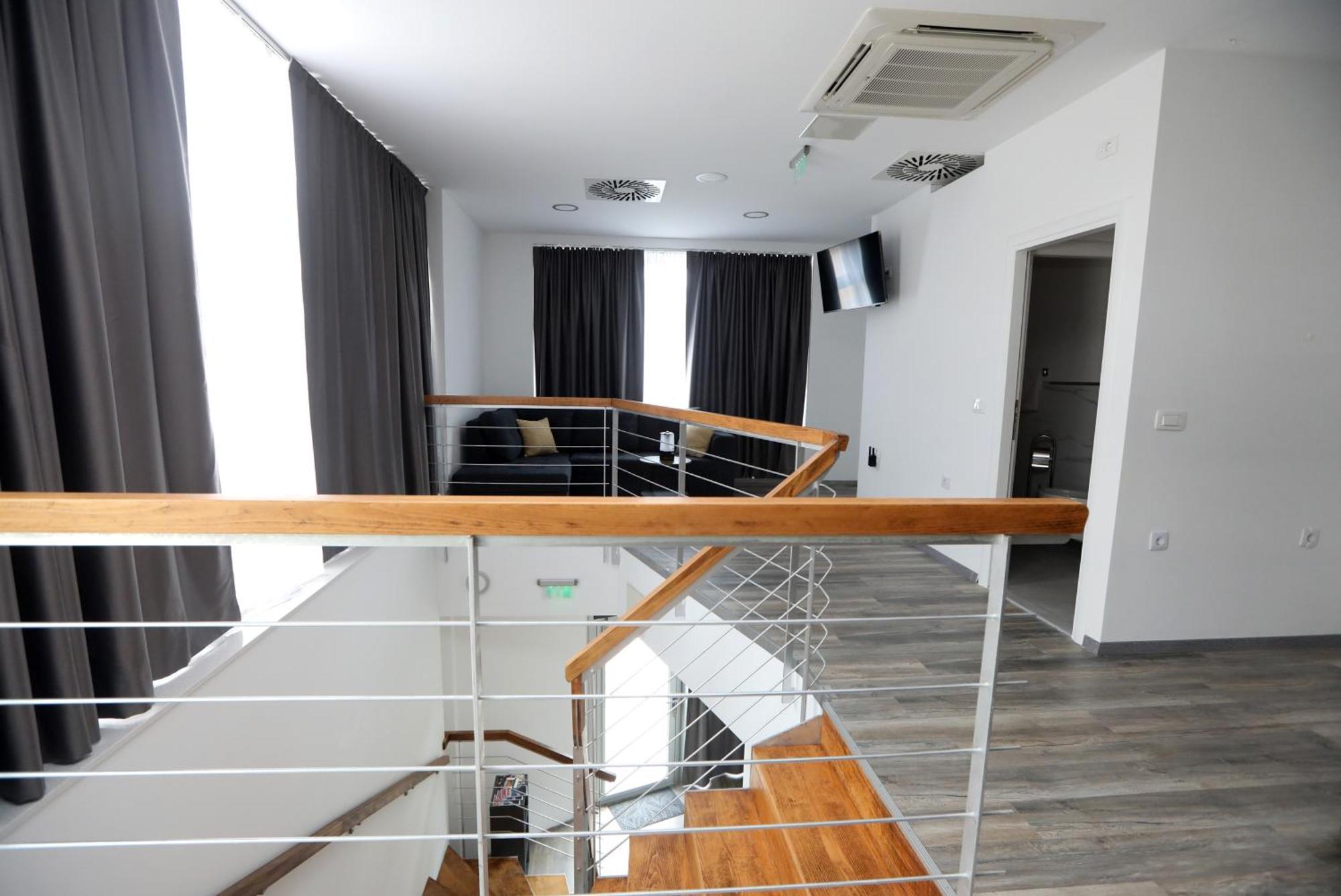 D R Apartment *