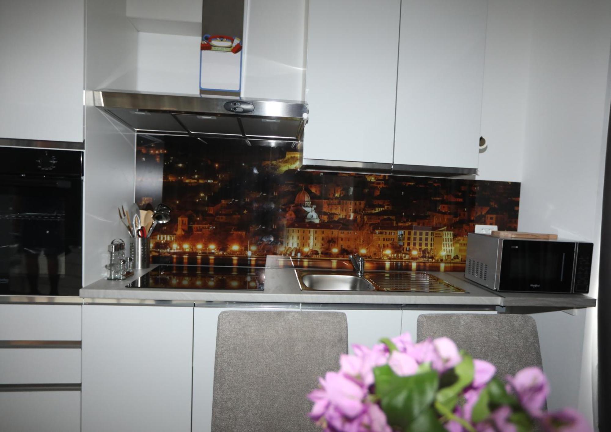 Apartment D R