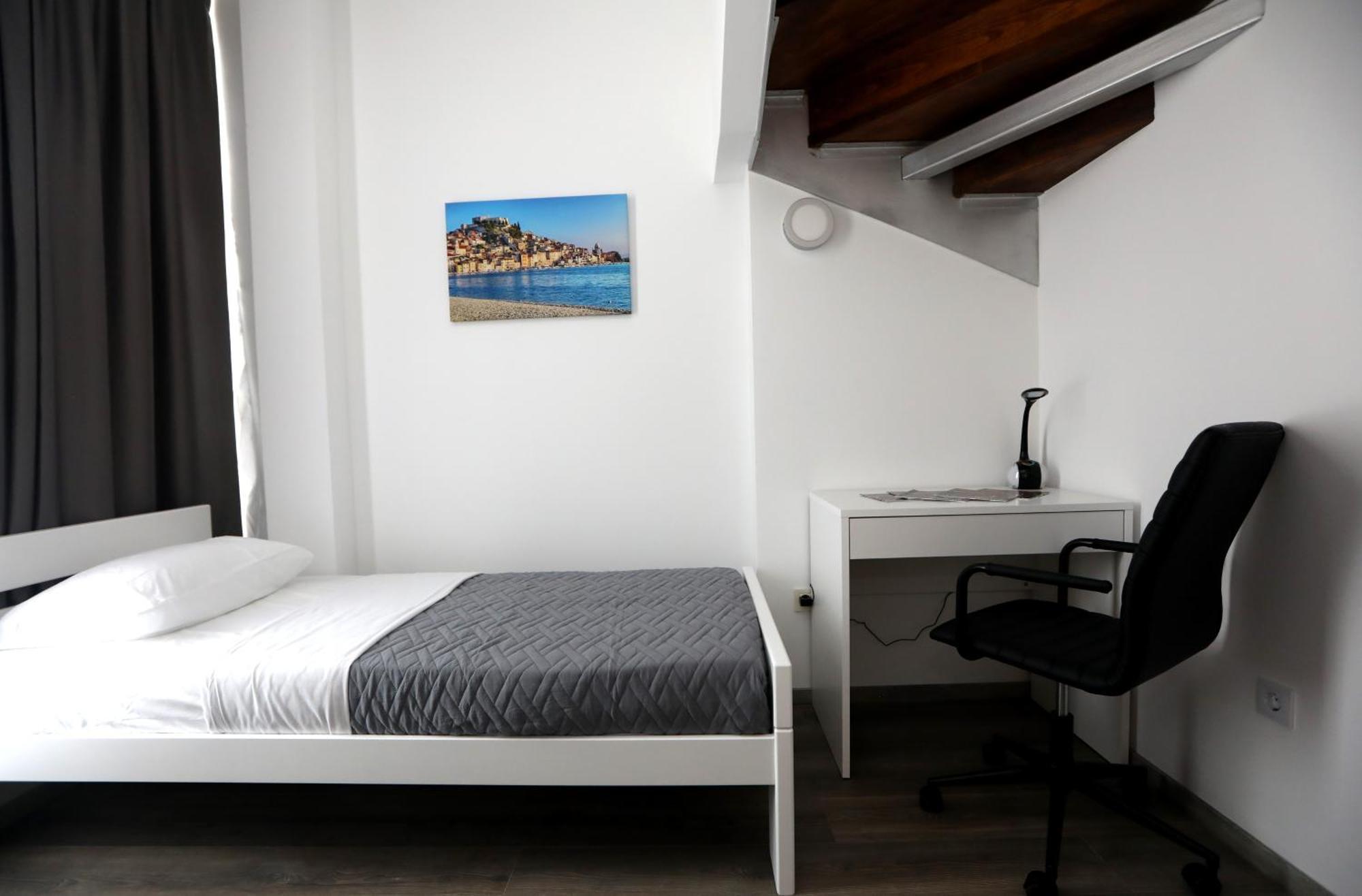 D R Apartment